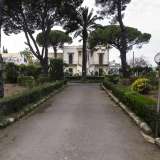 Villa Suppa, realizzata nel 1909 e appartenuta a quest�ultima famiglia che per� nel 1953 la vendette alle suore francescane che tutt�ora la conservano